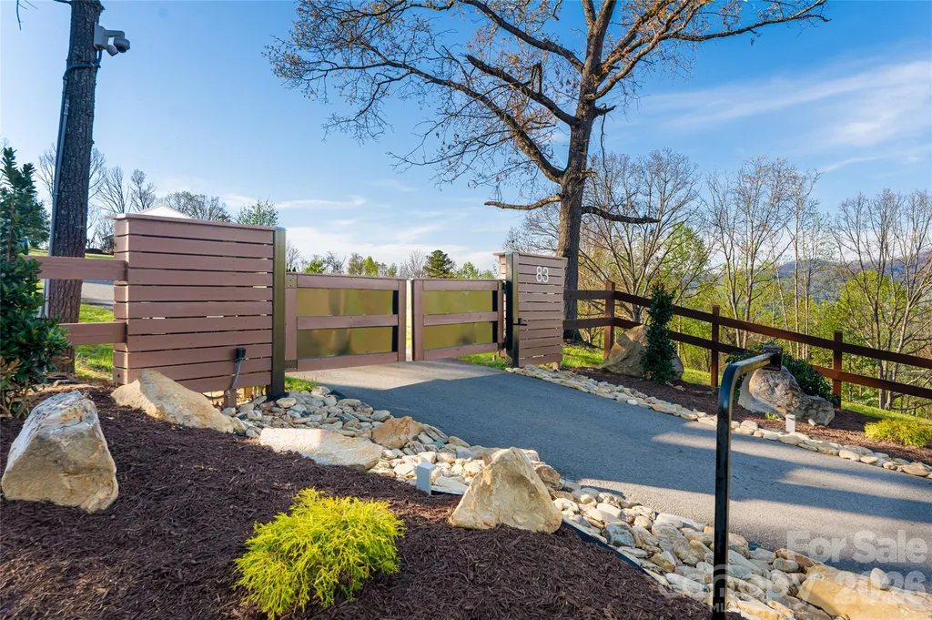 83 Cozy Mountain Lane Weaverville NC 28787