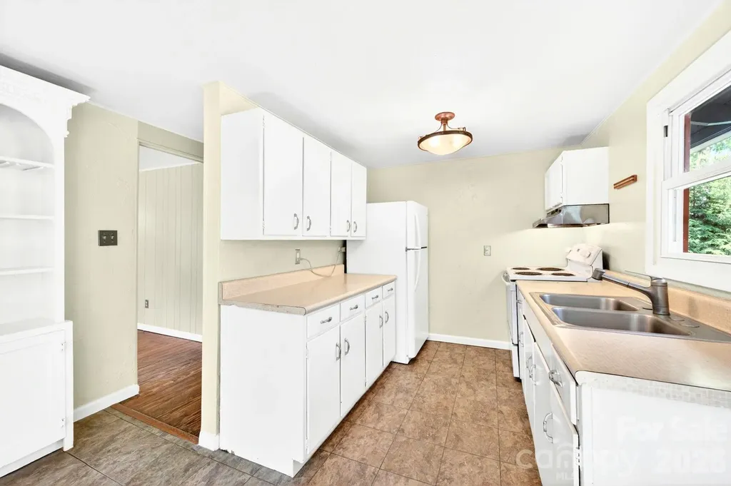 138 Brooklyn Road Asheville NC 28803