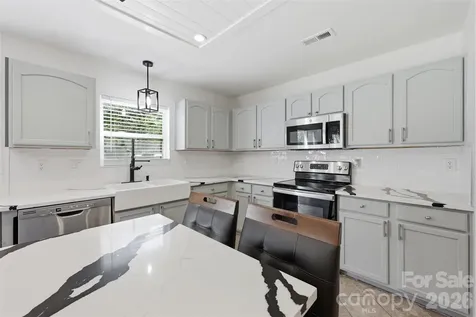 3902 Larkhaven Village Drive Charlotte NC 28215