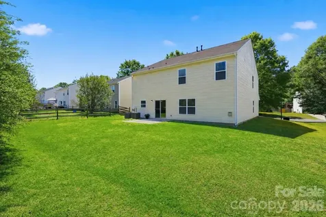 3902 Larkhaven Village Drive Charlotte NC 28215