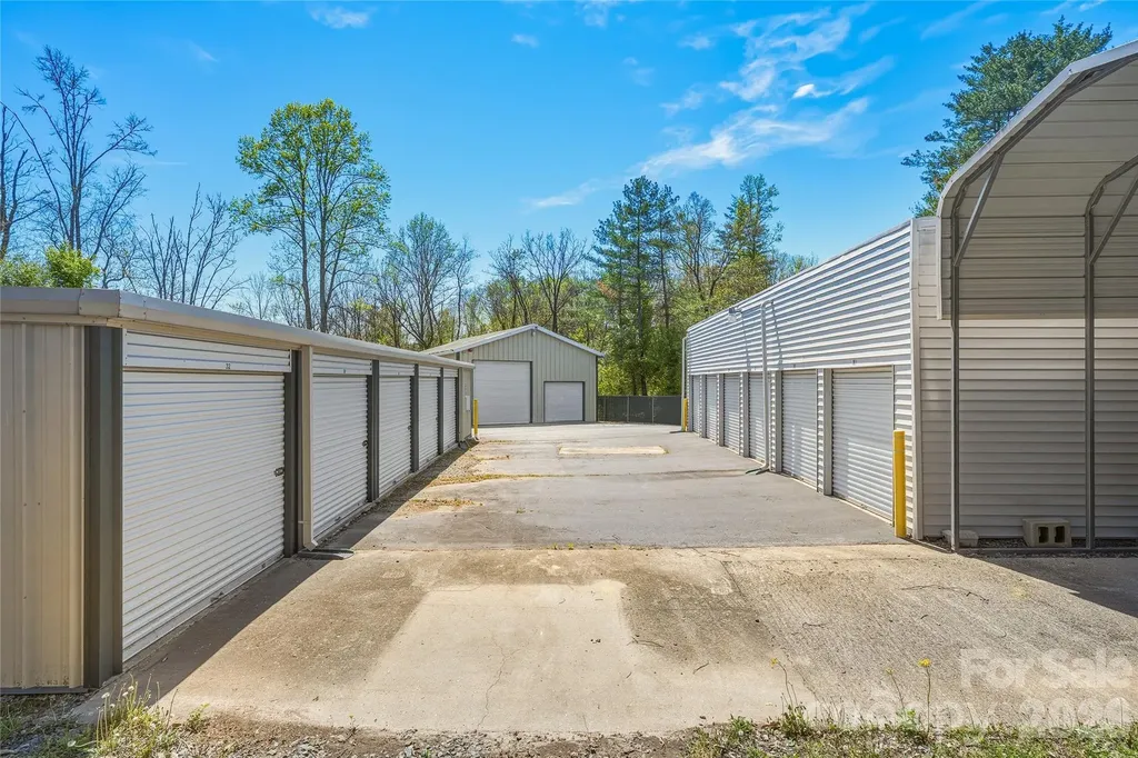 130 Oakland Hill Drive Etowah NC 28729