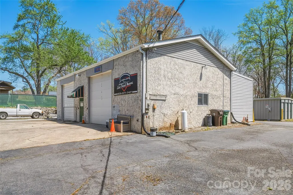 130 Oakland Hill Drive Etowah NC 28729