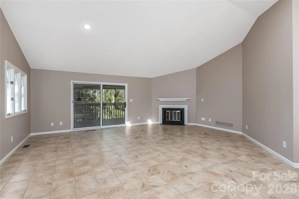 1101 Timber Trail Asheville NC 28804