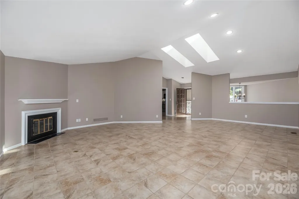 1101 Timber Trail Asheville NC 28804