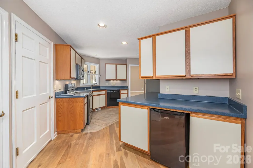 1101 Timber Trail Asheville NC 28804