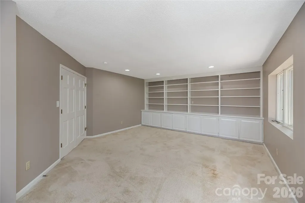 1101 Timber Trail Asheville NC 28804