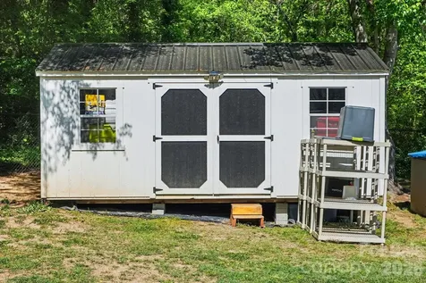 515 N Chapel Street Landis NC 28088