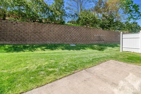 8339 Brookings Drive Charlotte NC 28269