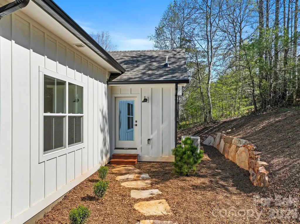 94 Spicewood Road Weaverville NC 28787