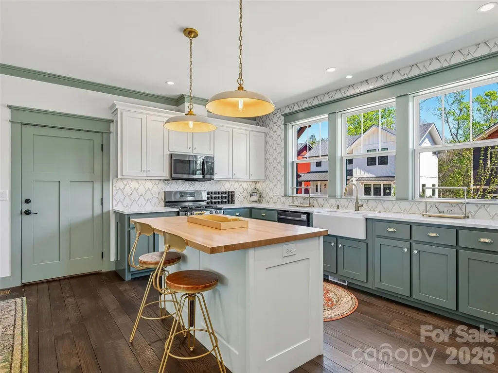55 Acona Lane Asheville NC 28803