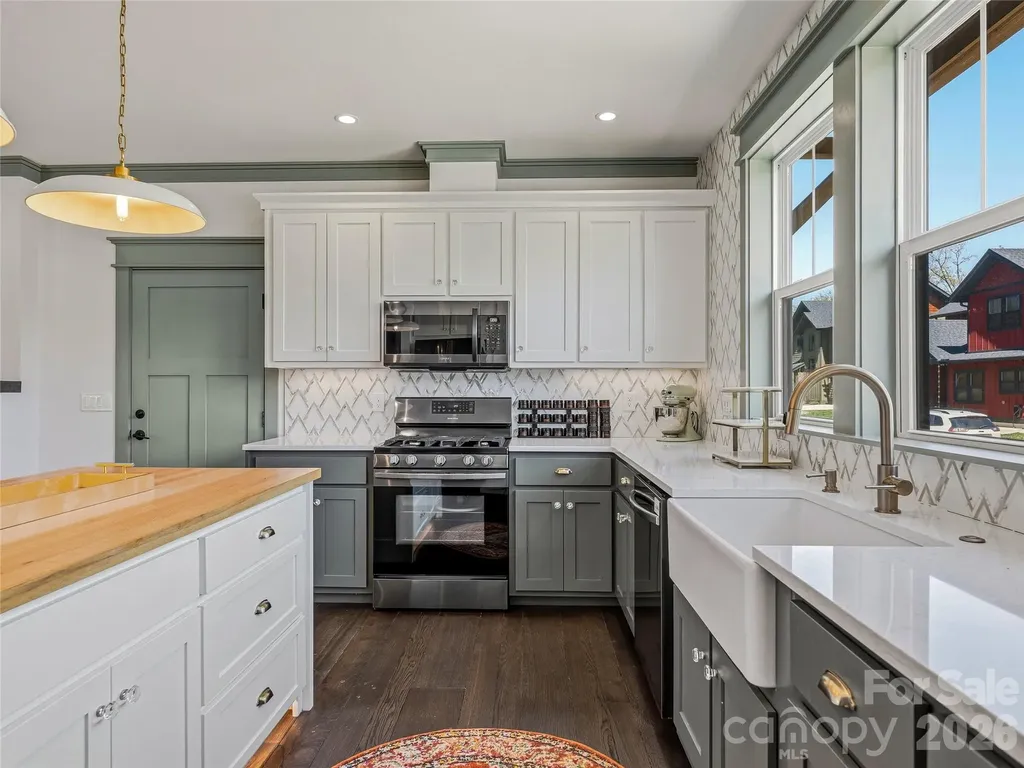 55 Acona Lane Asheville NC 28803
