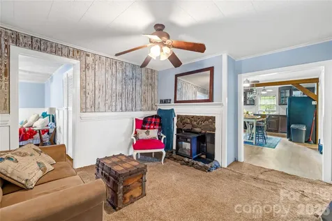 8035 Pleasant Grove Road Charlotte NC 28216