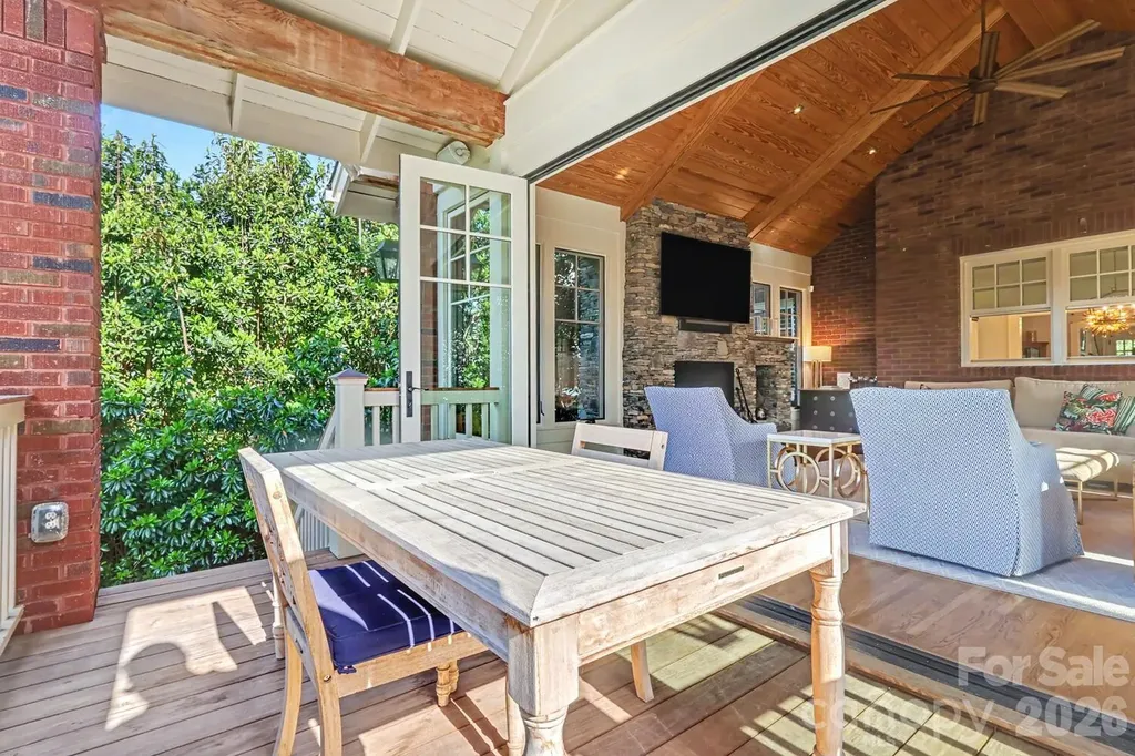 2317 Charlotte Drive Charlotte NC 28203