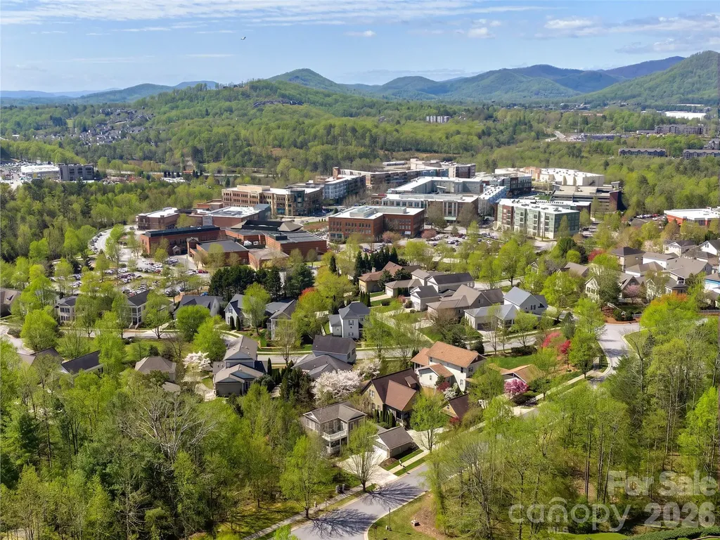 1672 Olmsted Drive Asheville NC 28803