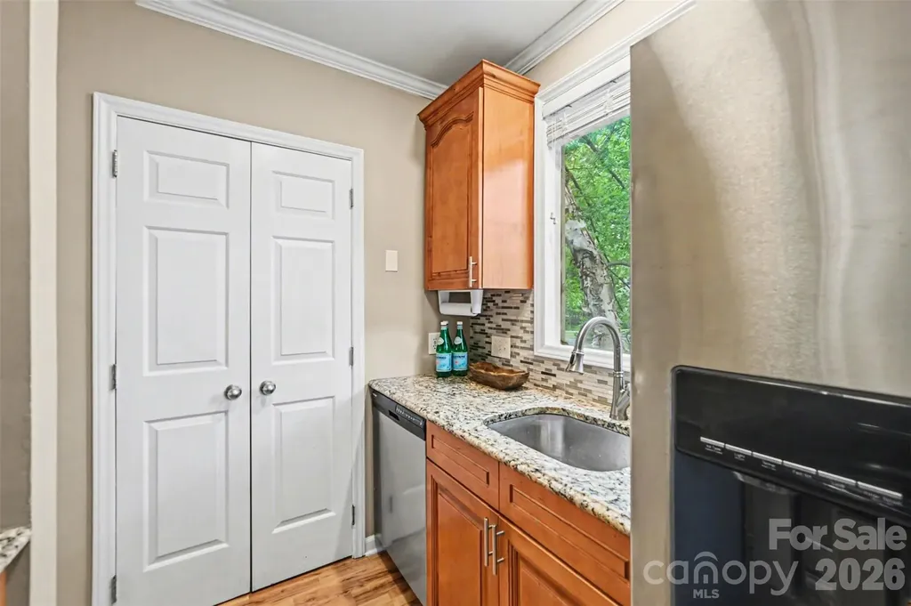 1109 E Morehead Street Charlotte NC 28204