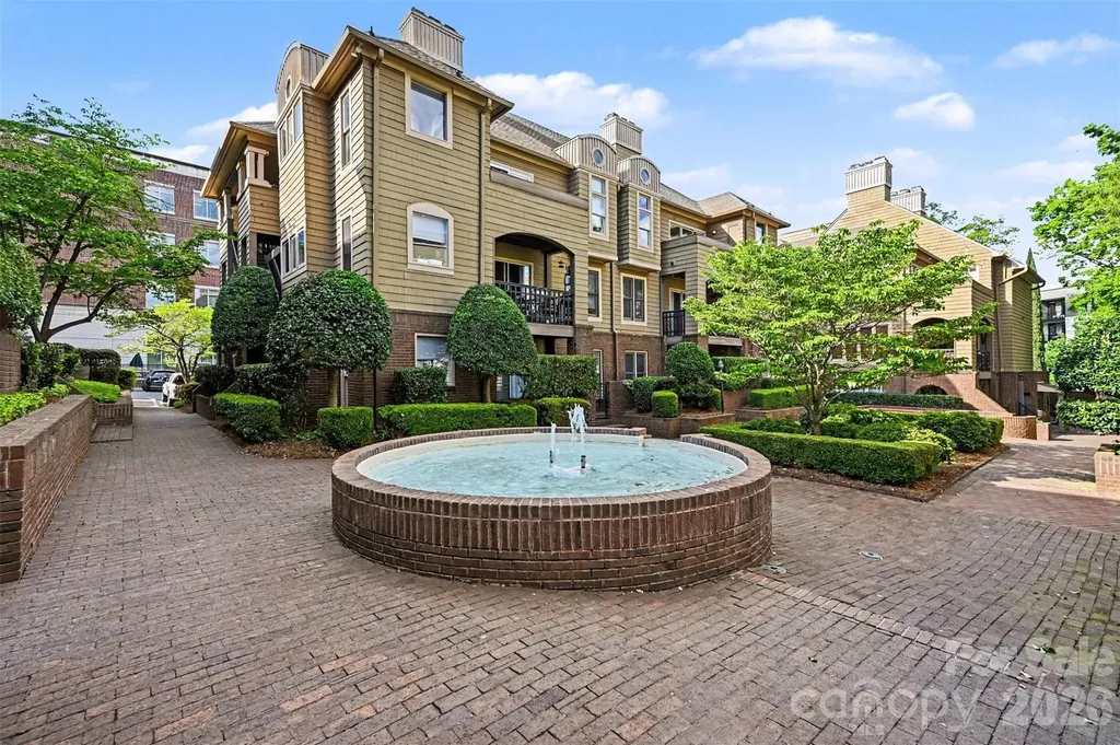 1109 E Morehead Street Charlotte NC 28204