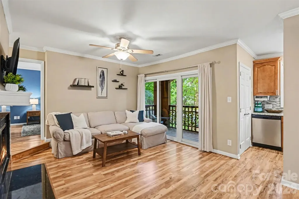 1109 E Morehead Street Charlotte NC 28204