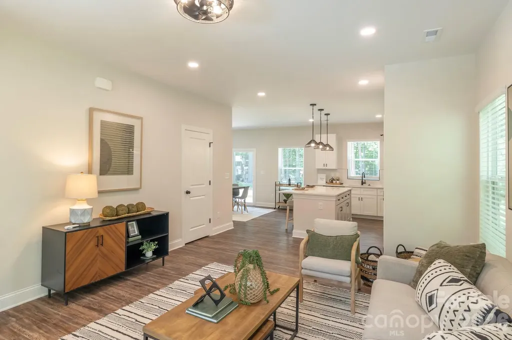 1915 Dove Drive Charlotte NC 28214