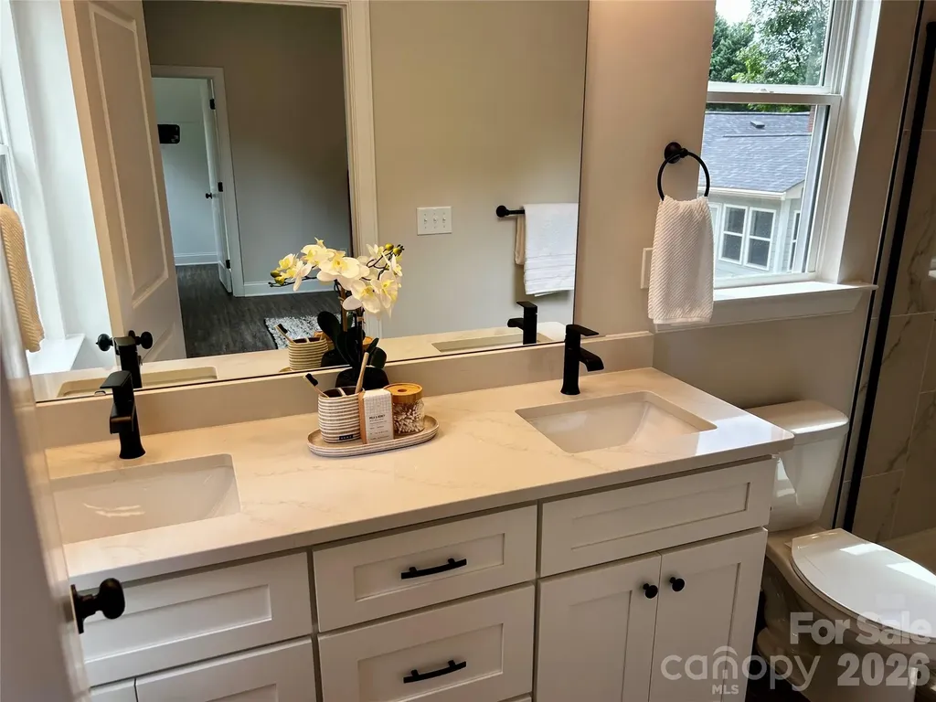1915 Dove Drive Charlotte NC 28214