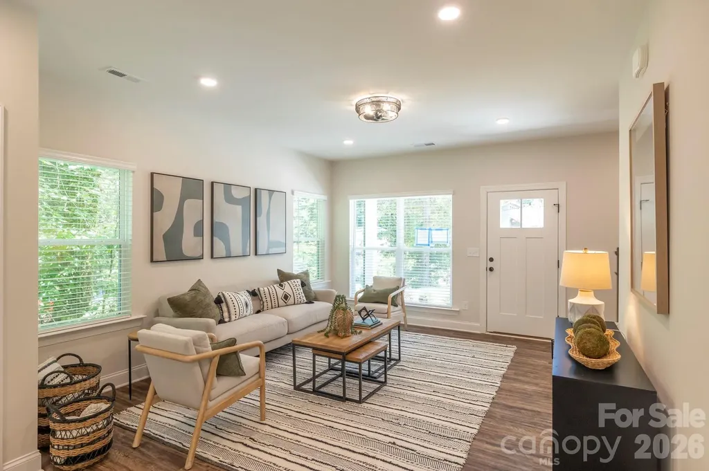 1915 Dove Drive Charlotte NC 28214