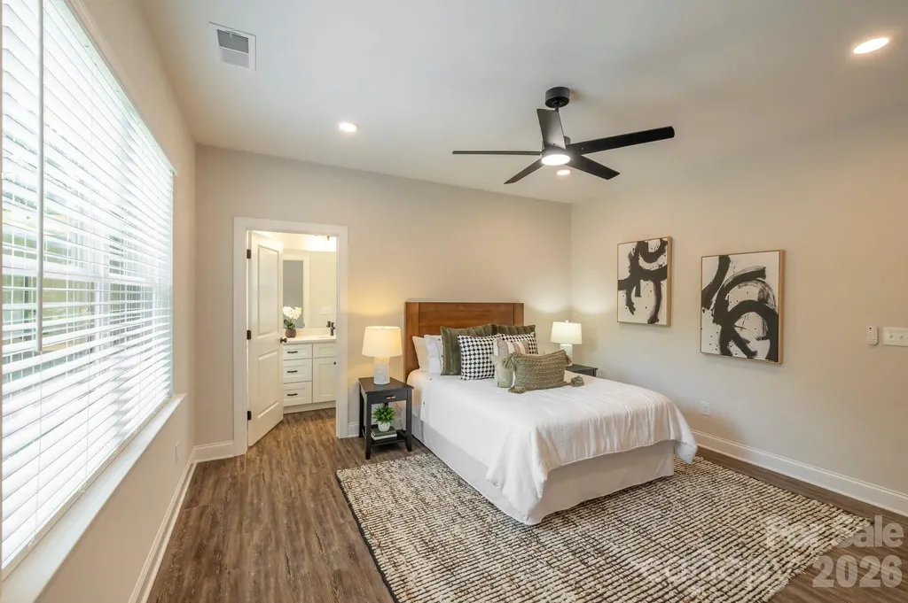 1915 Dove Drive Charlotte NC 28214
