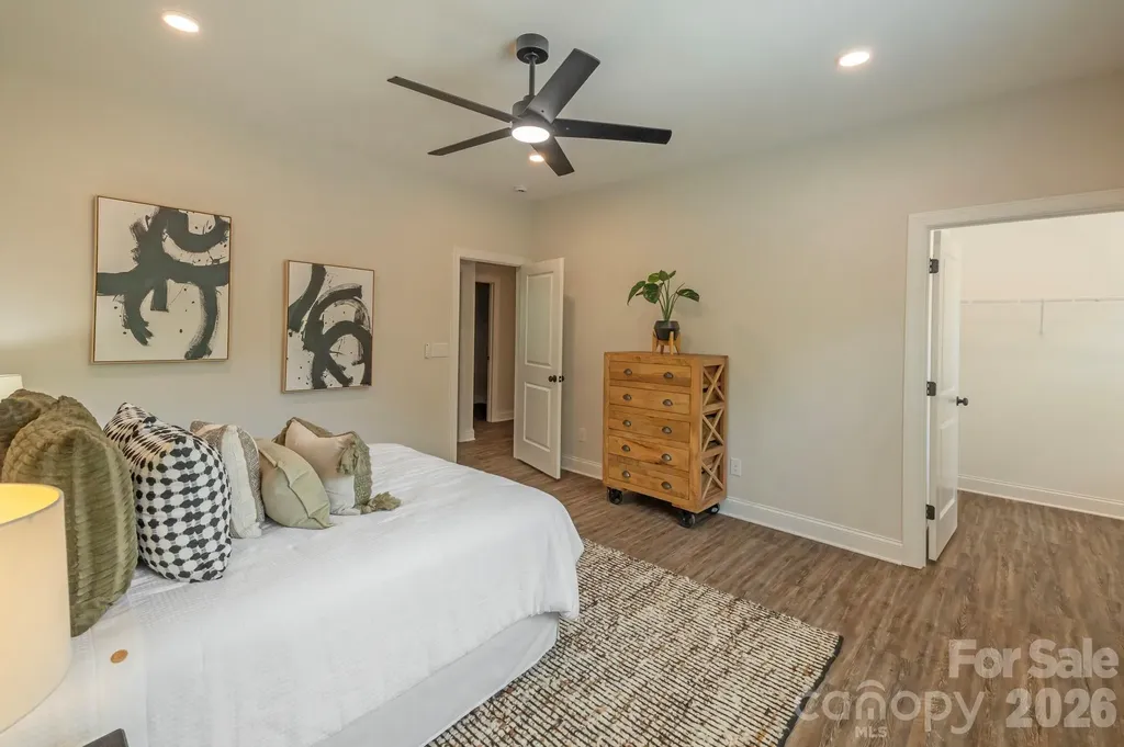 1915 Dove Drive Charlotte NC 28214