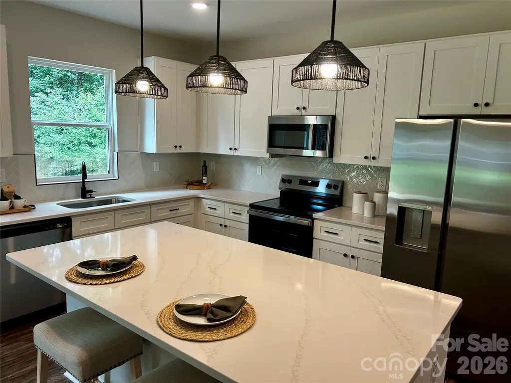 1915 Dove Drive Charlotte NC 28214