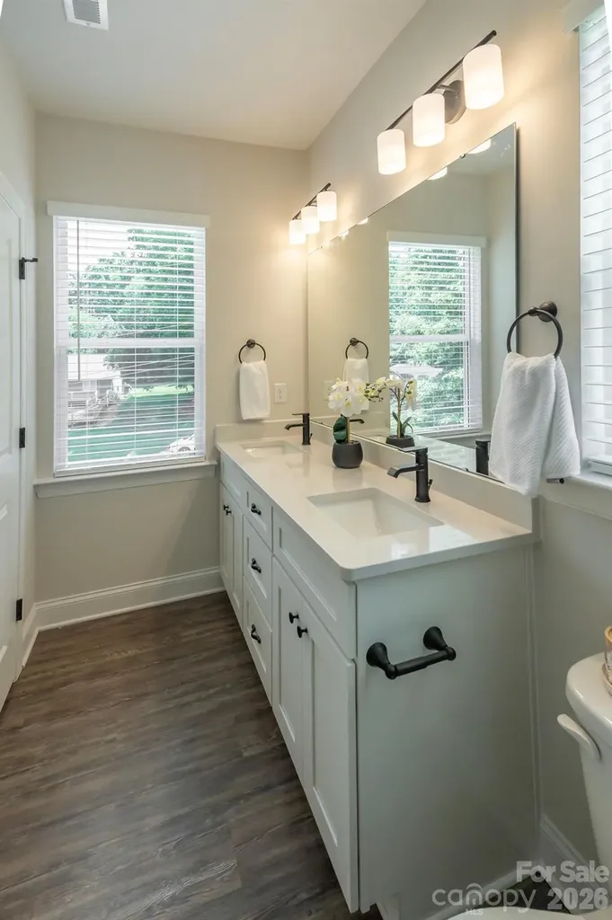1915 Dove Drive Charlotte NC 28214