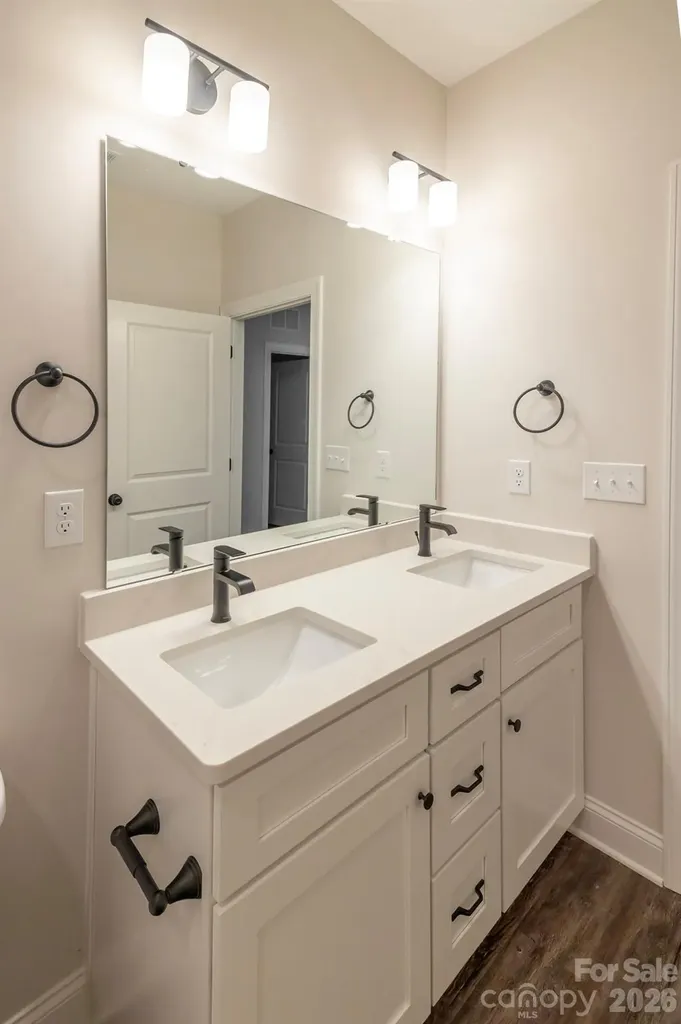 1915 Dove Drive Charlotte NC 28214