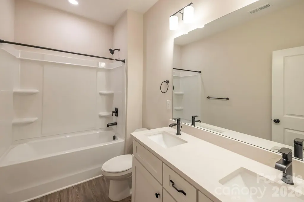 1915 Dove Drive Charlotte NC 28214