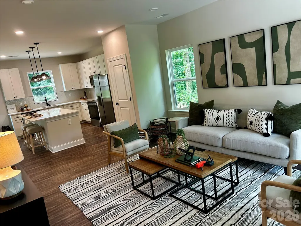 1915 Dove Drive Charlotte NC 28214