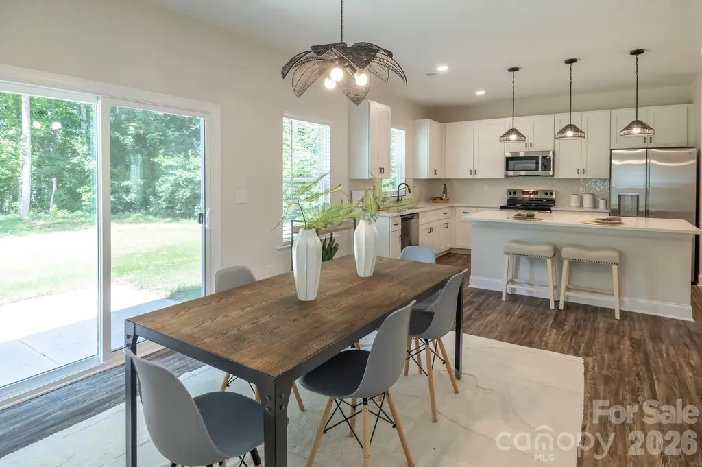 1915 Dove Drive Charlotte NC 28214