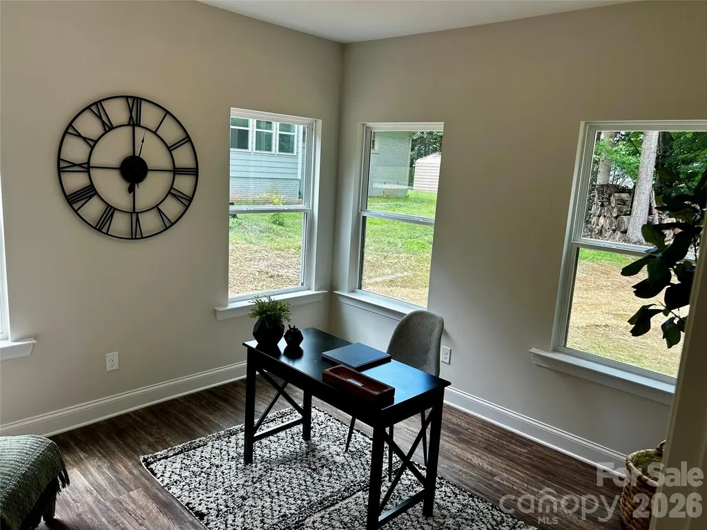 1915 Dove Drive Charlotte NC 28214