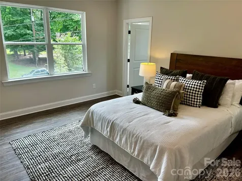 1915 Dove Drive Charlotte NC 28214
