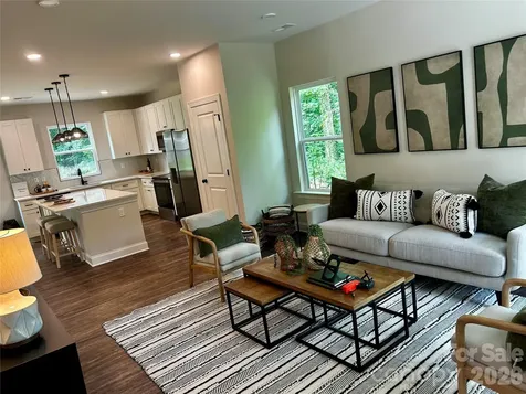 1915 Dove Drive Charlotte NC 28214