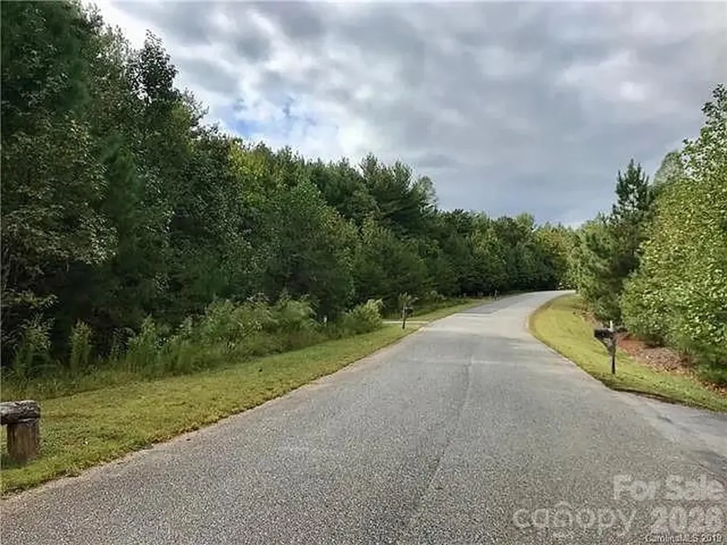 1388 Old Dry Creek Road Morganton NC 28655