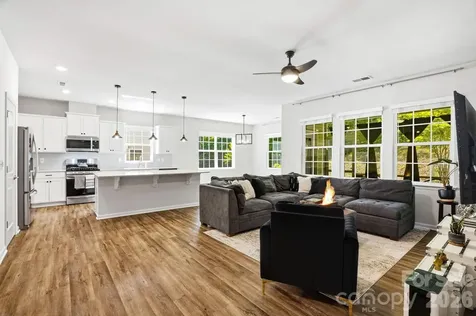 124 Goodleigh Lane Mooresville NC 28115