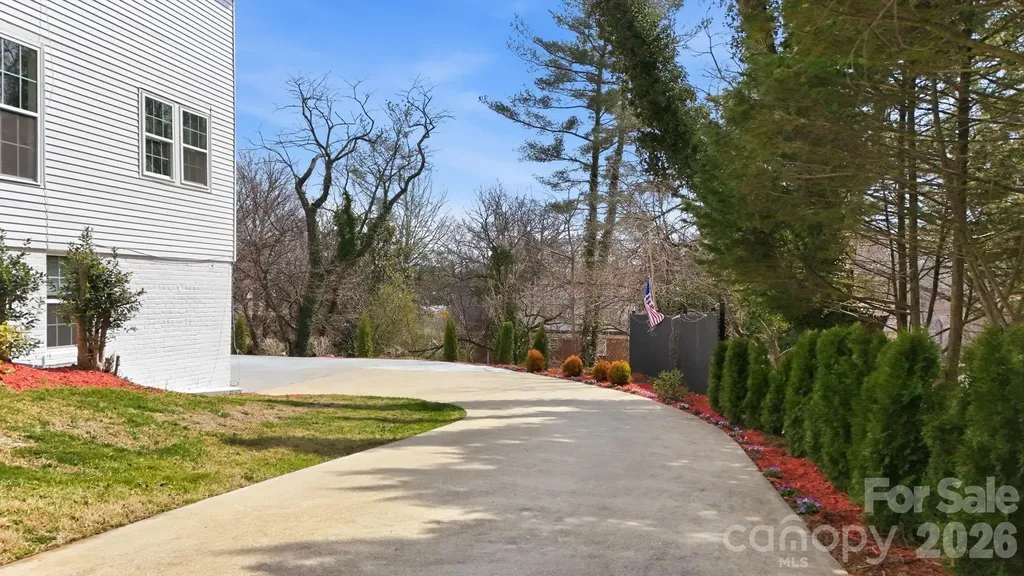 1407 Mimosa Lane Lenoir NC 28645