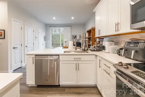 924 Broad River Lane Charlotte NC 28211