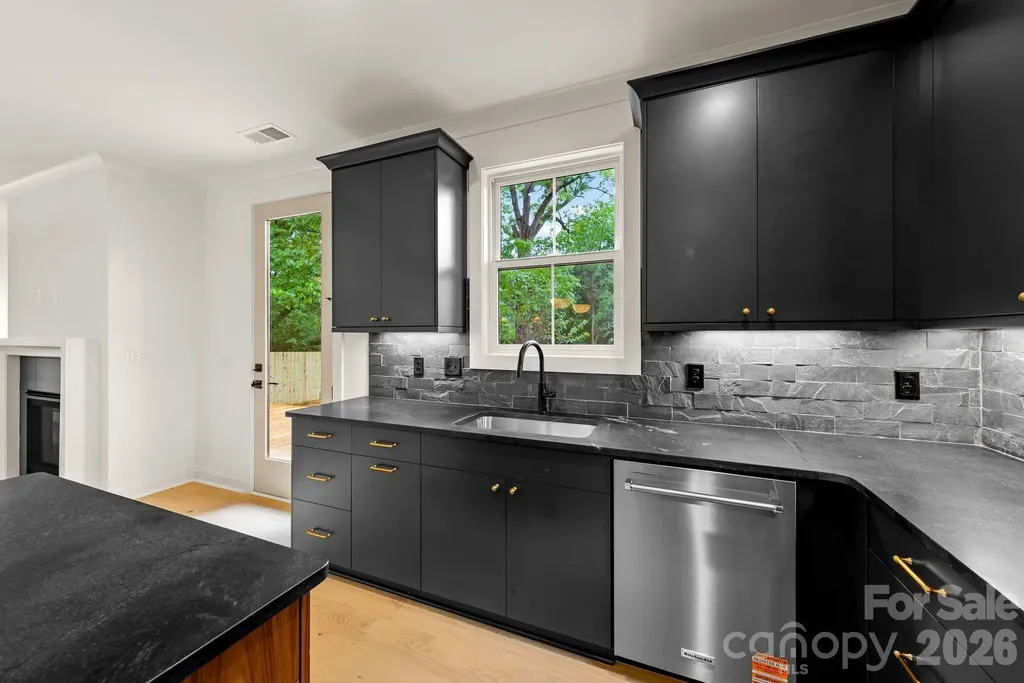 2757 Parkway Avenue Charlotte NC 28208