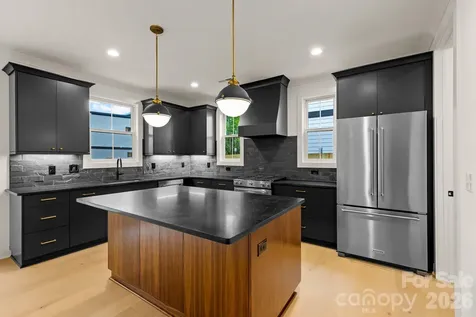 2757 Parkway Avenue Charlotte NC 28208