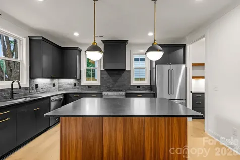 2757 Parkway Avenue Charlotte NC 28208