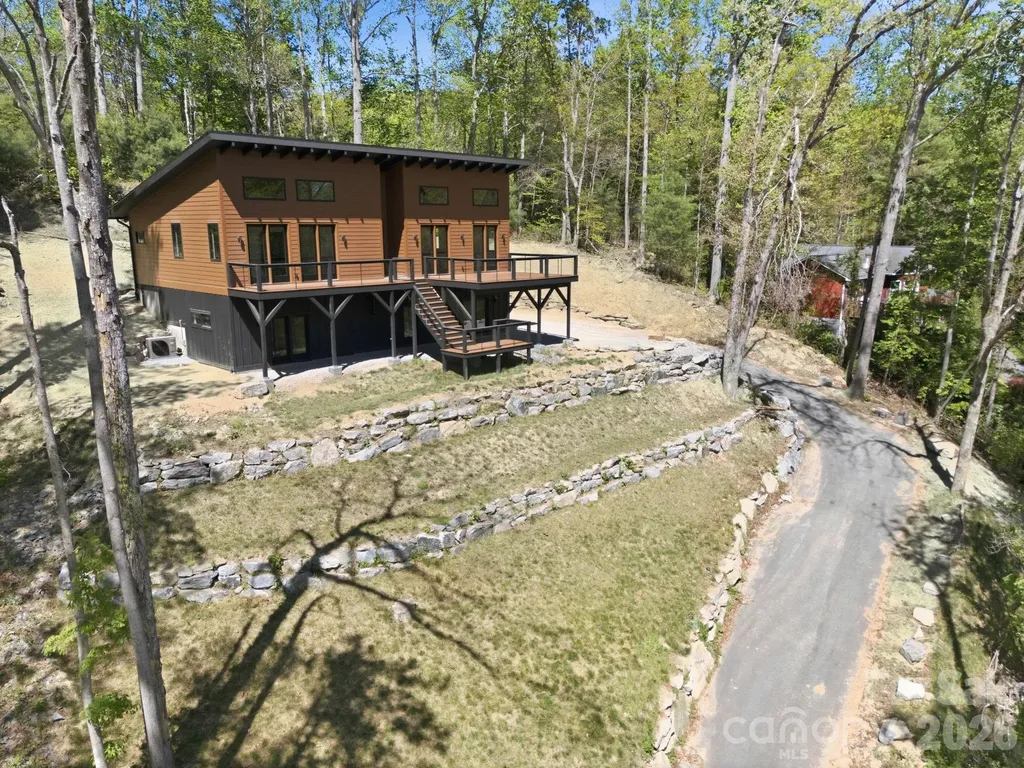 102 Sandpiper Palisades Street Hendersonville NC 28792
