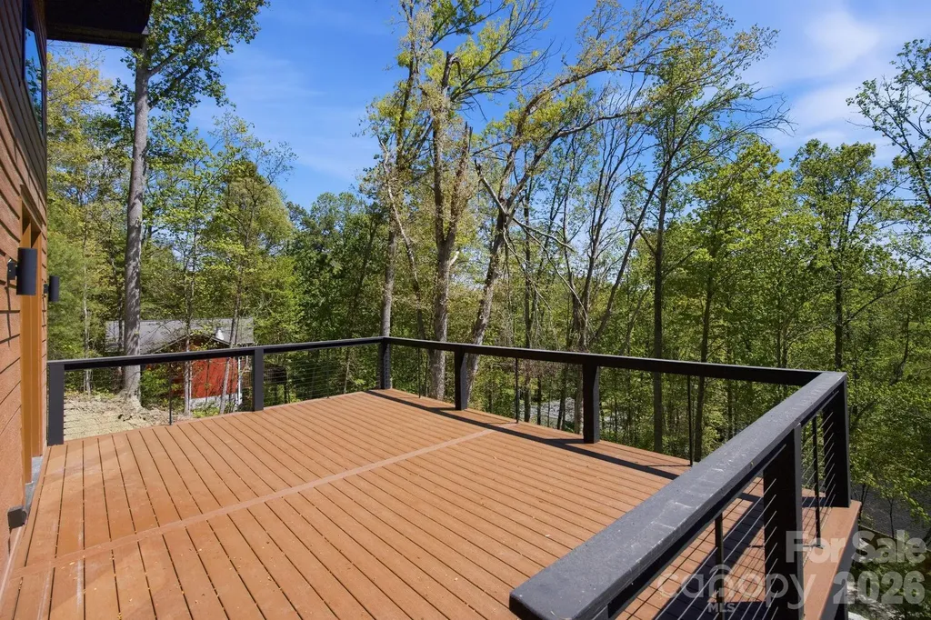 102 Sandpiper Palisades Street Hendersonville NC 28792