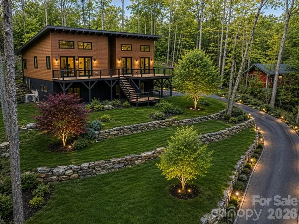 102 Sandpiper Palisades Street Hendersonville NC 28792