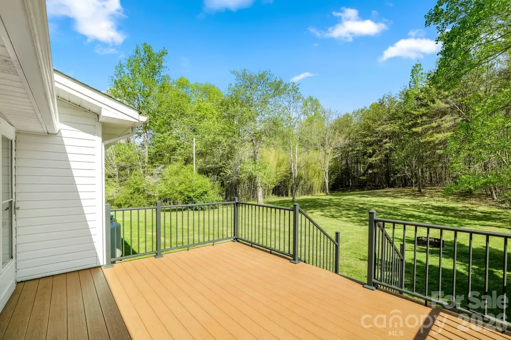 154 Cactus Lane Franklin NC 28734