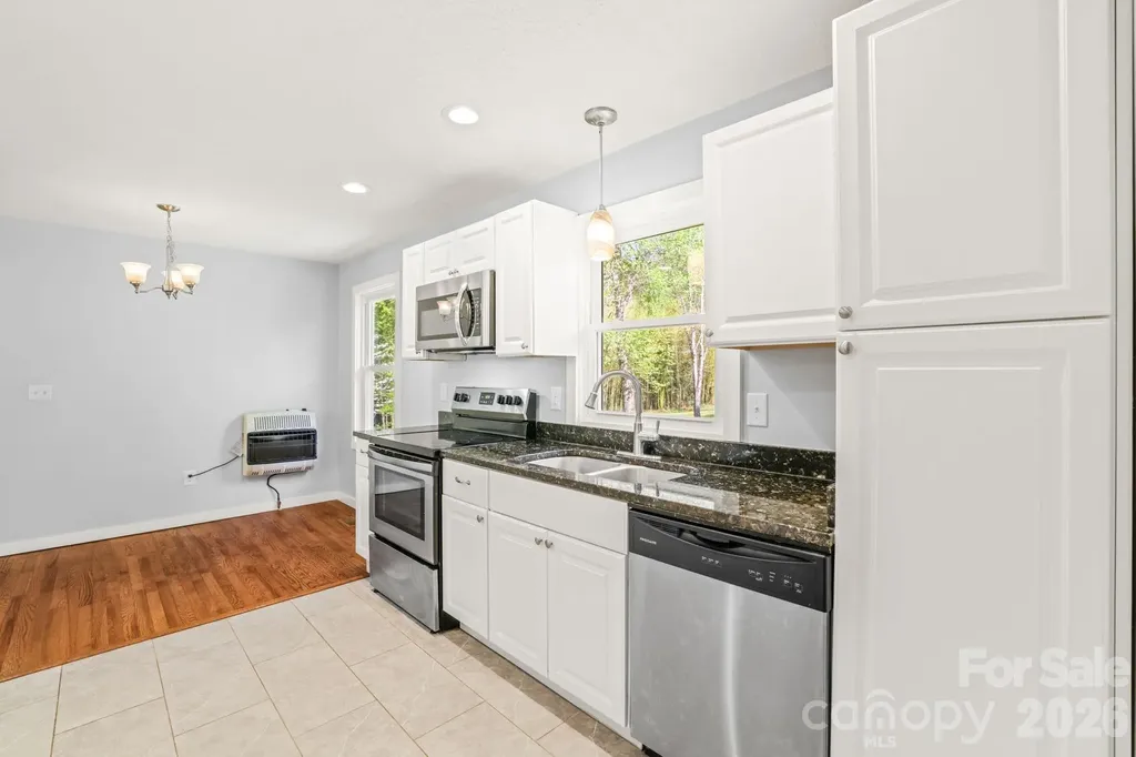 154 Cactus Lane Franklin NC 28734