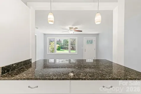 154 Cactus Lane Franklin NC 28734