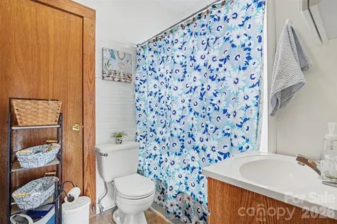 7 Stowe Street Lowell NC 28098
