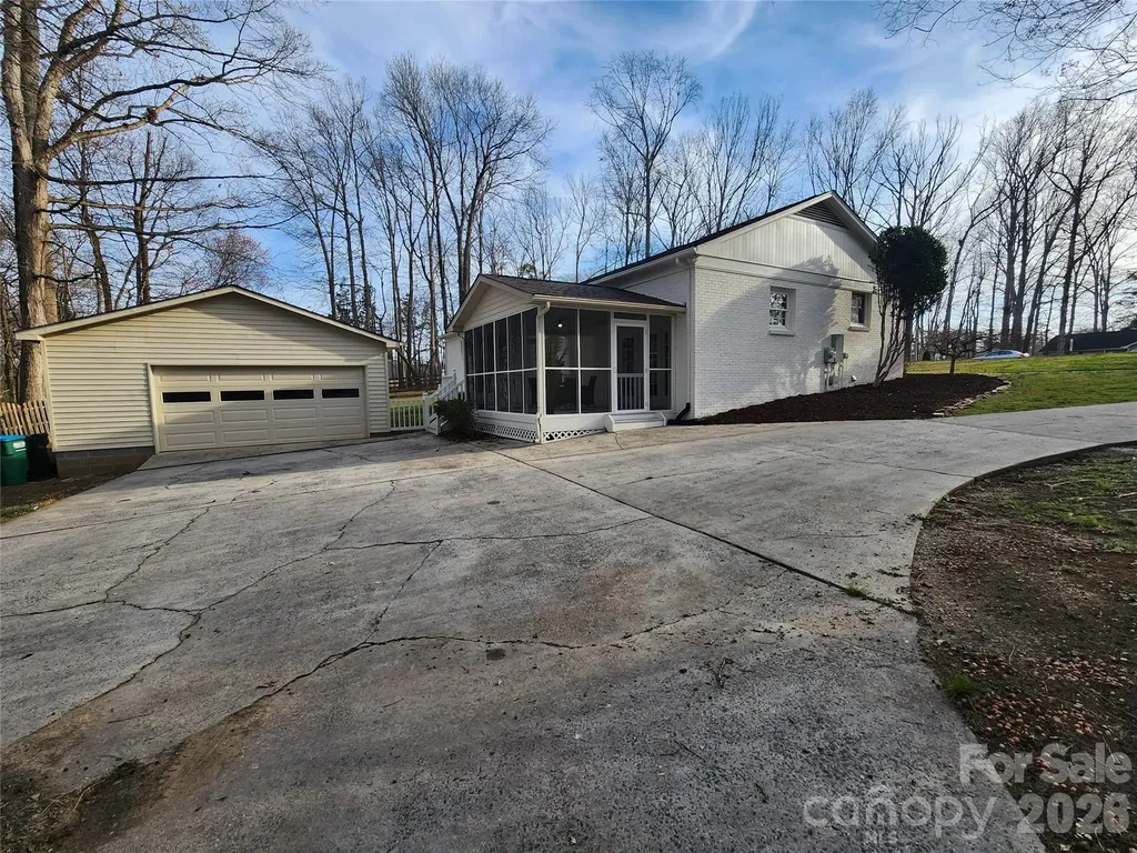 2411 Kimway Drive Matthews NC 28105